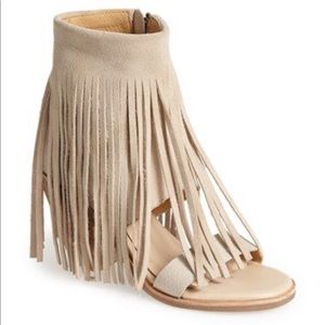 koolaburra fringe sandals